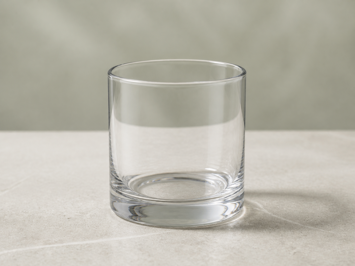 Clear straight sided candle jar for wholesale candle manufacturing
