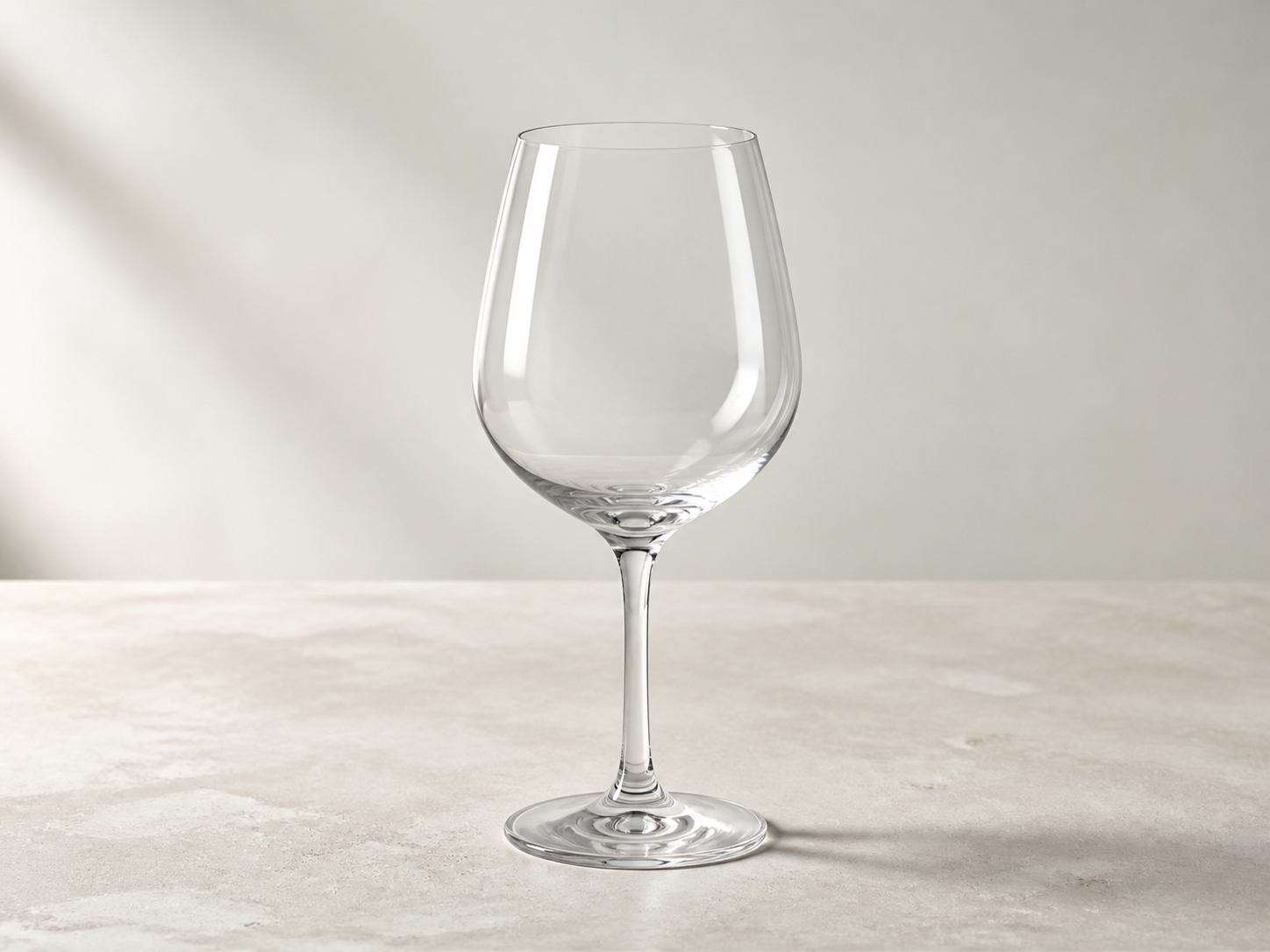 Clear universal wine glass for wholesale hospitality and retail sourcing